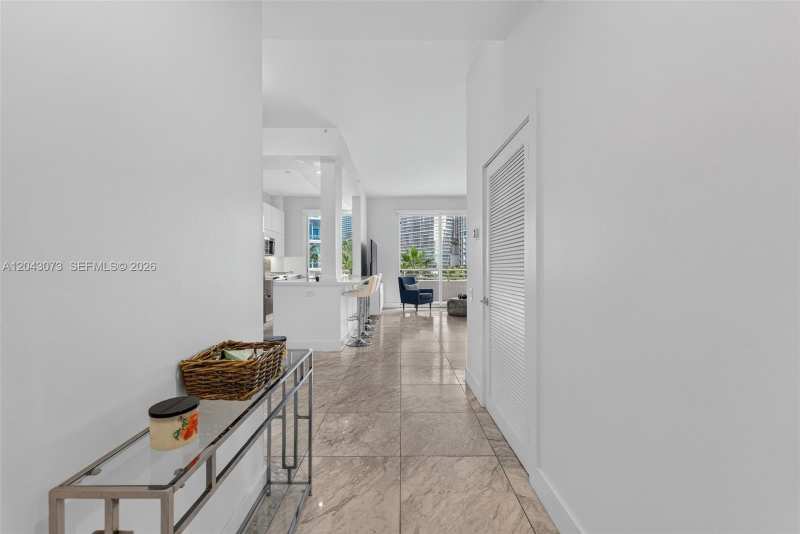 888 Brickell Key Dr # 404, Miami FL 33131