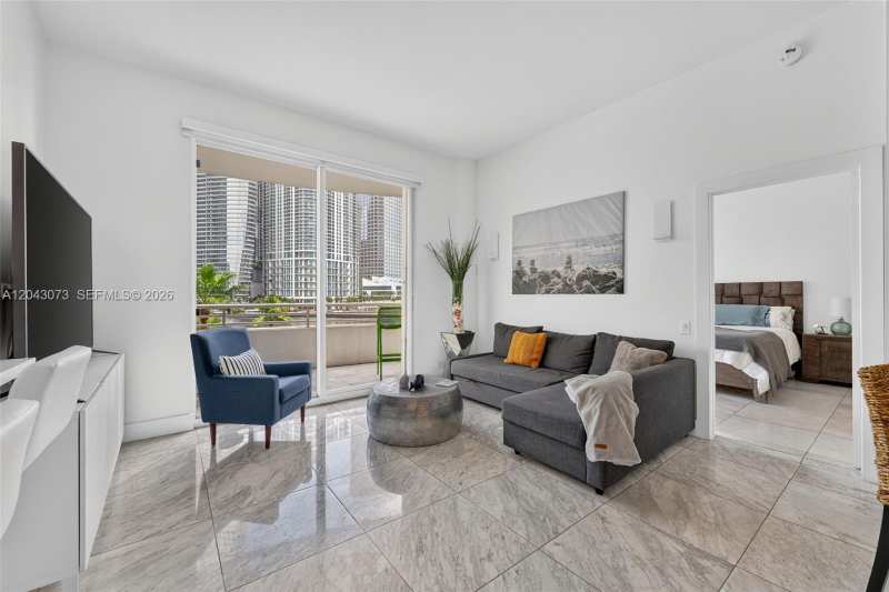 888 Brickell Key Dr # 404, Miami FL 33131