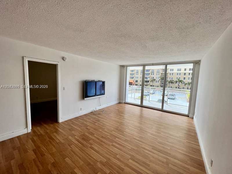2030 S Ocean Dr # 211, Hallandale Beach FL 33009
