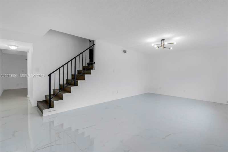 22 Canterbury Ln # 22, Tamarac FL 33319
