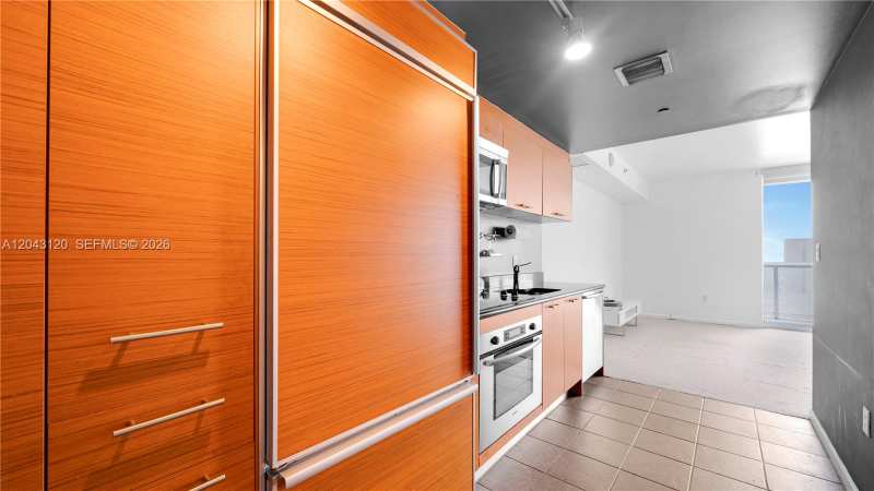 50 Biscayne Blvd # 4203, Miami FL 33132