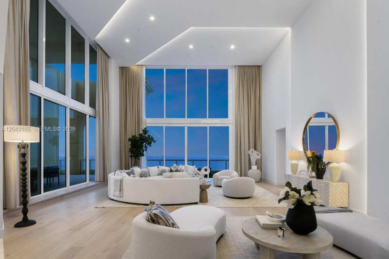 17875 Collins Ave, Sunny Isles Beach FL 33160