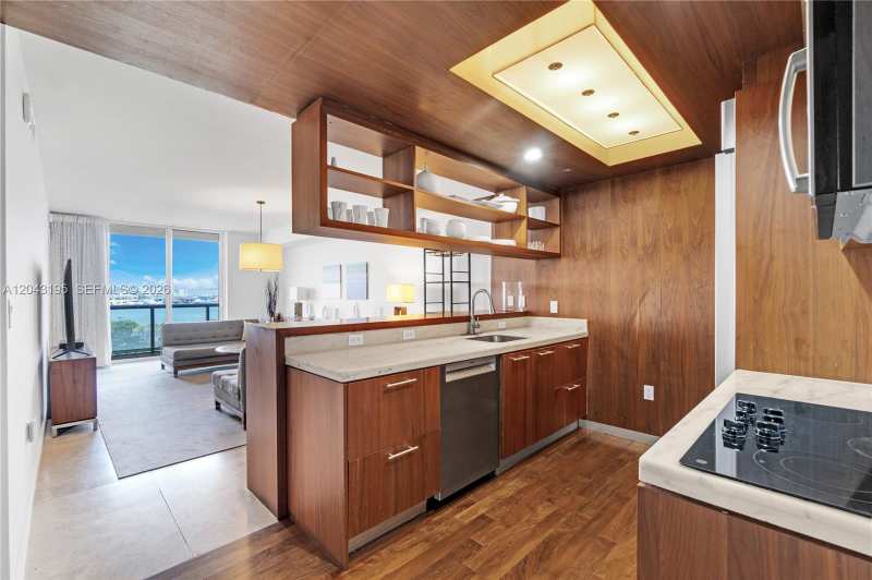 50 Biscayne Blvd # 904, Miami FL 33132