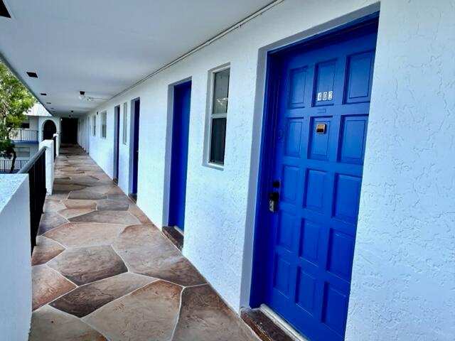 6061 N Falls Cir Drive # 402, Lauderhill FL 33319