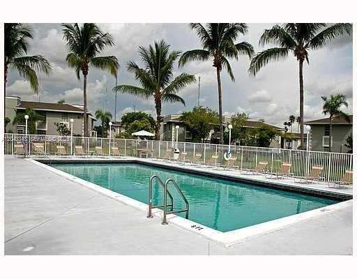 426 NE 210th Cir Ter # 2, Miami FL 33179