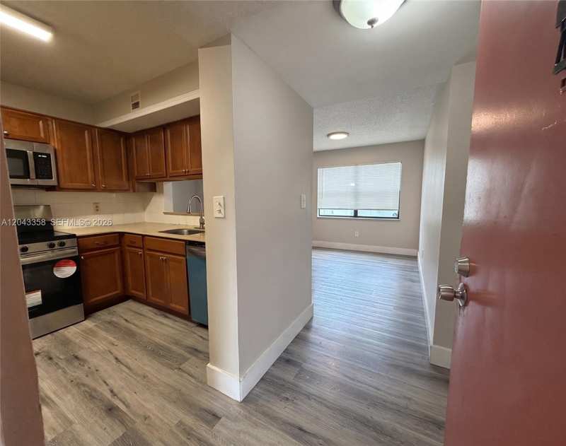 3400 Foxcroft Rd # 215, Miramar FL 33025