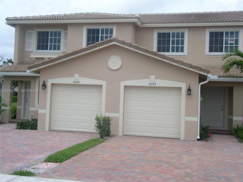 9247 Chambers St, Tamarac FL 33321