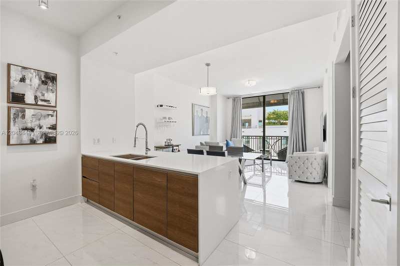 301 Altara Ave, Coral Gables FL 33146
