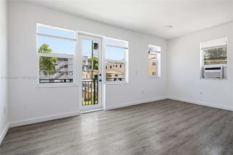 402 NW 12th Ave # 205, Miami FL 33128