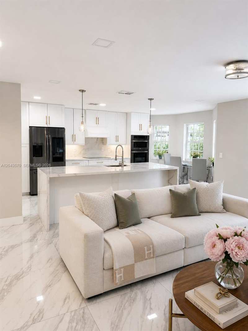 85 Gables Blvd, Weston FL 33326