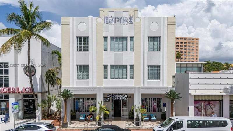 750 Collins Ave # 306, Miami Beach FL 33139