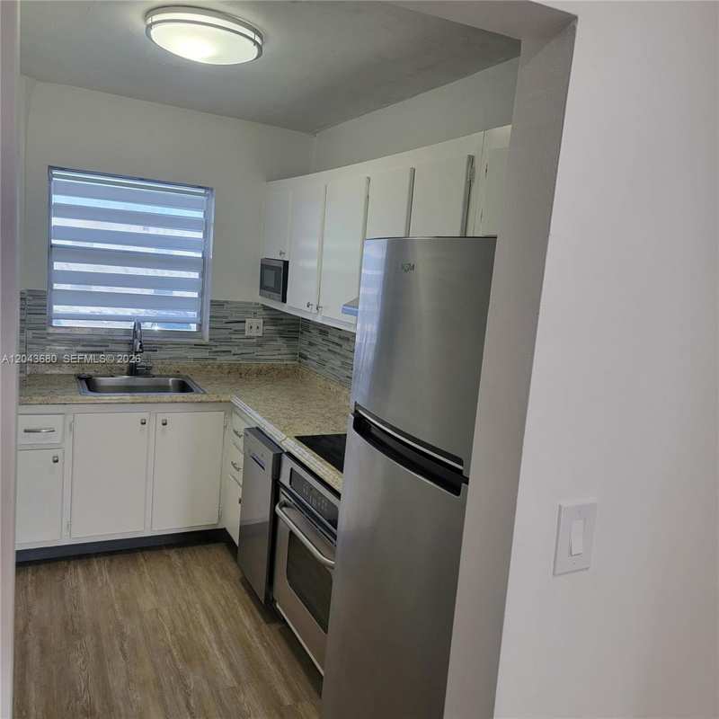 1700 Cleveland St # 203, Hollywood FL 33020