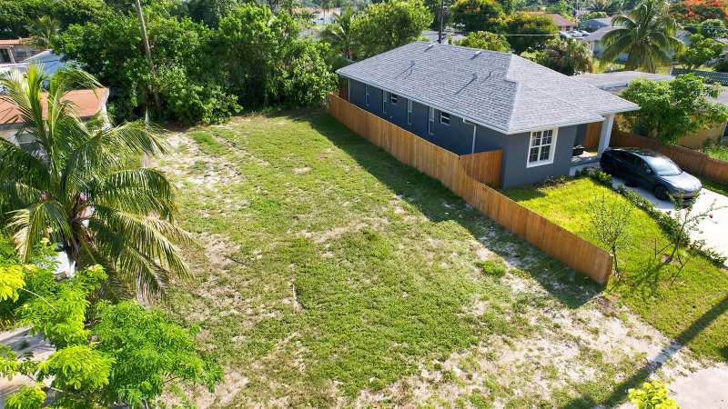 1141 Peak Road, Lake Worth FL 33462