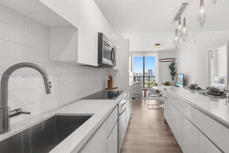101 Diplomat Pkwy # 1108, Hallandale Beach FL 33009