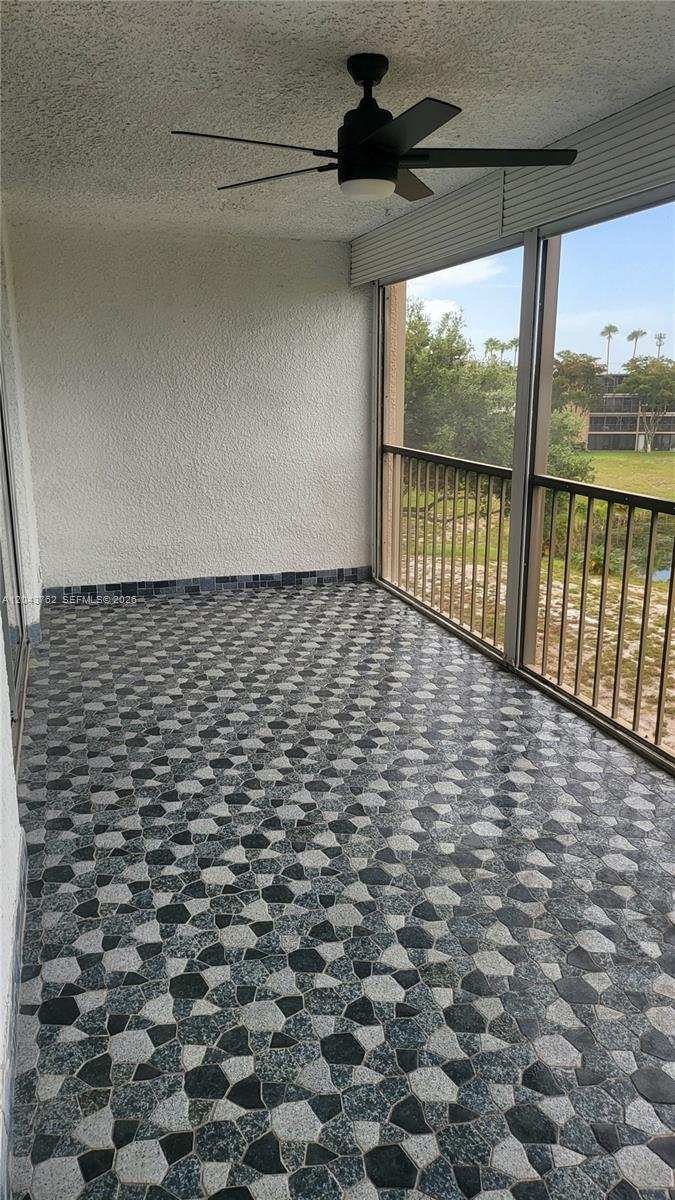 7220 Lake Cir Dr # 406, Margate FL 33063