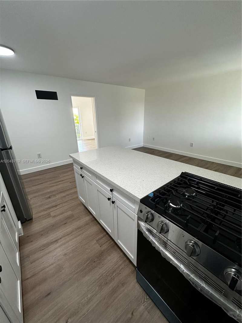 1255 W 49th Pl # E205, Hialeah FL 33012