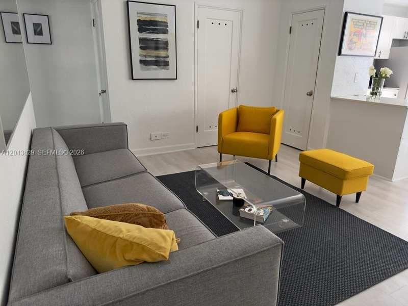 836 10th St # 5, Miami Beach FL 33139