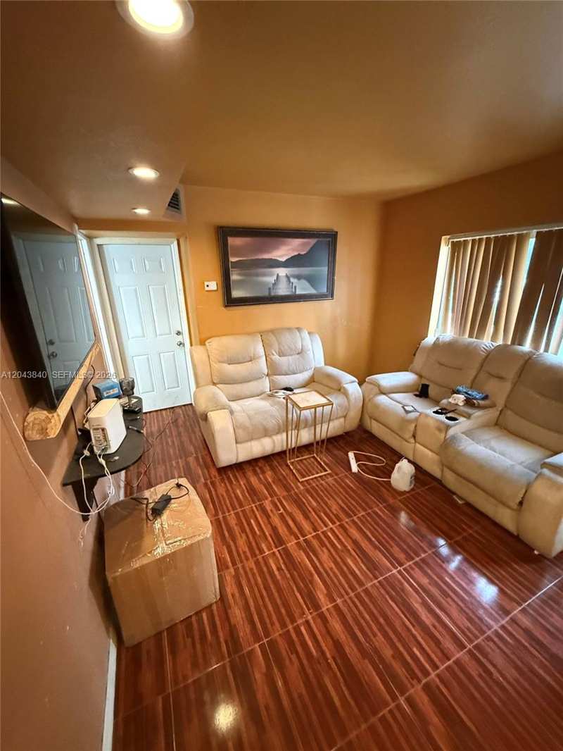 15505 Hayes Ln, Homestead FL 33033