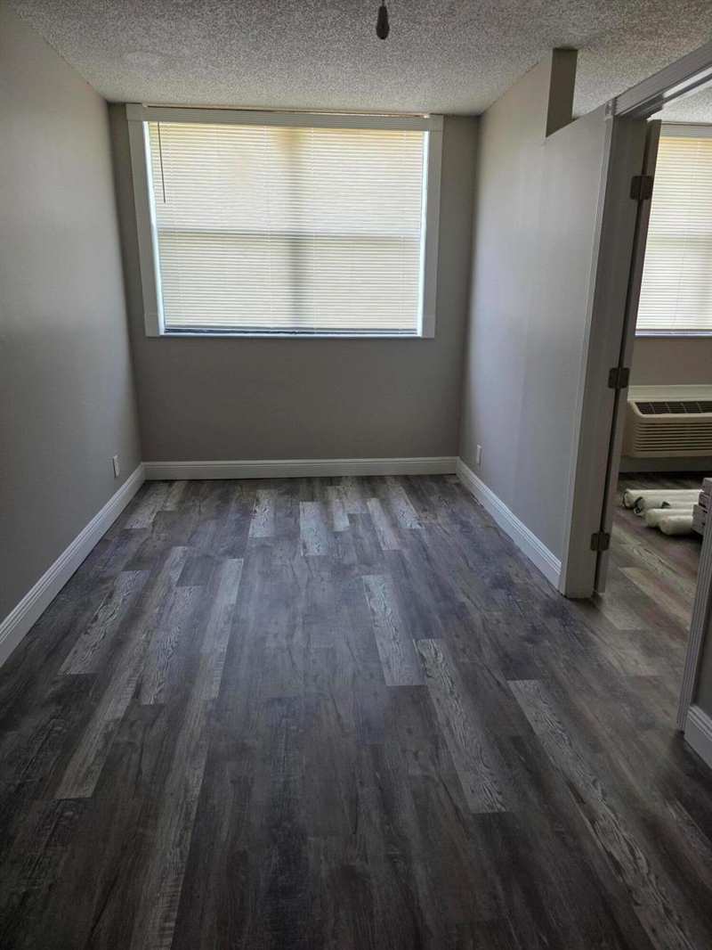 2401 Riverside Drive # b, Coral Springs FL 33065