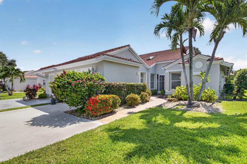 5590 Royal Lake Circle, Boynton Beach FL 33437