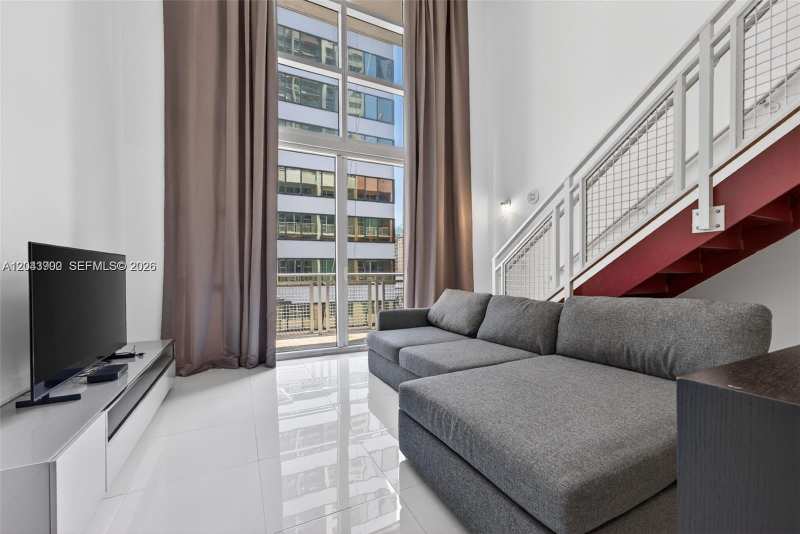 253 NE 2nd St # 424, Miami FL 33132