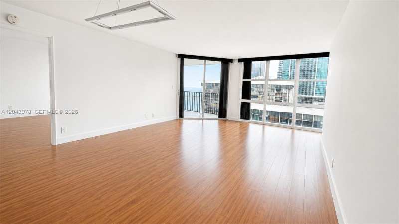 1901 Brickell Av # B2203, Miami FL 33129