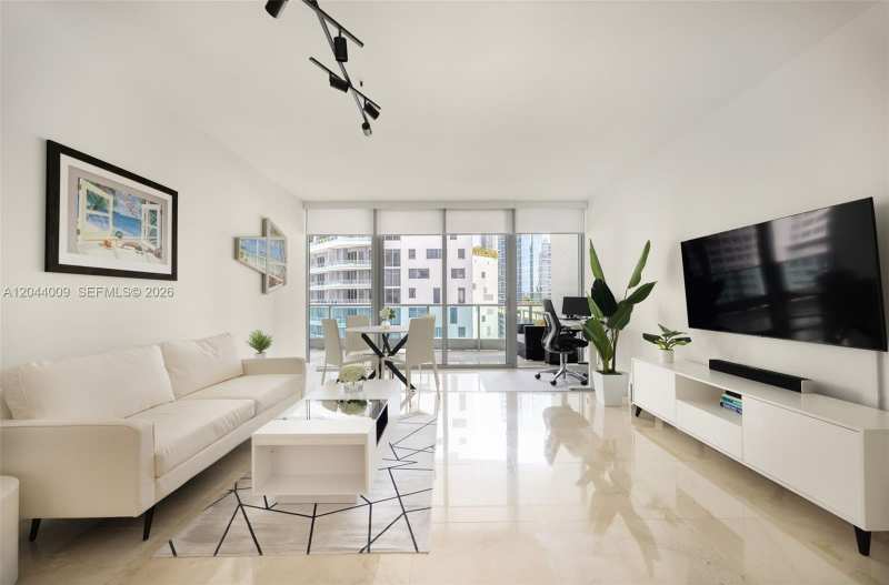1331 Brickell Bay Dr # 904, Miami FL 33131