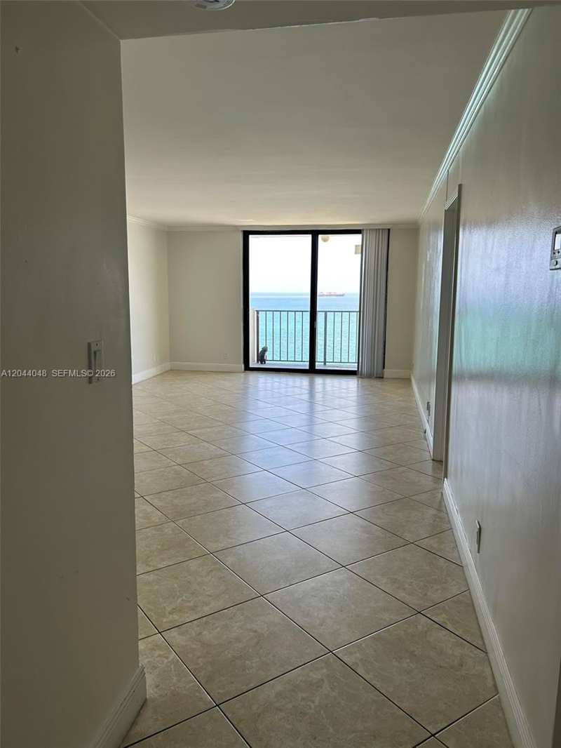2625 Collins Ave # 1805, Miami Beach FL 33140