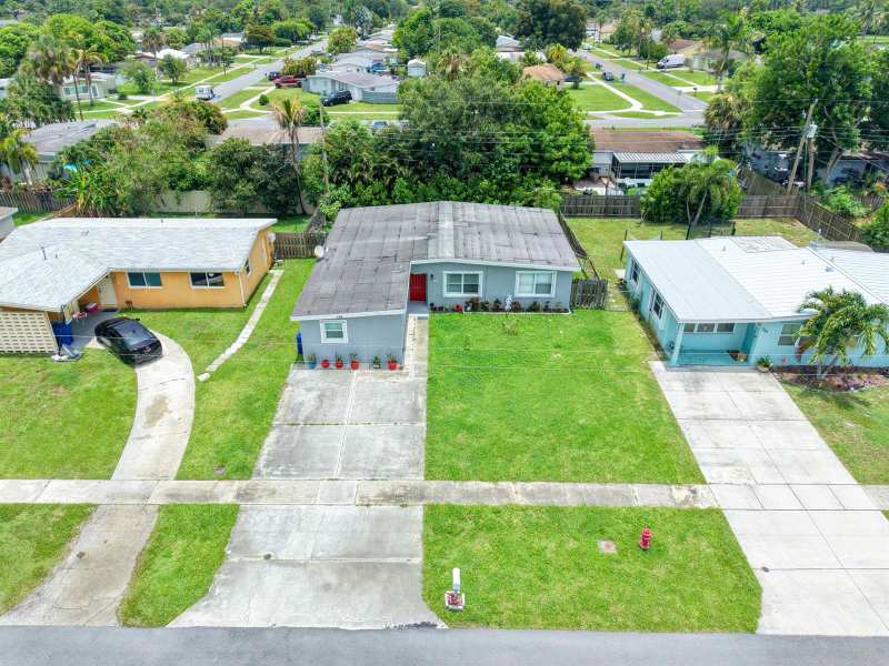 754 Hibiscus Drive, Royal Palm Beach FL 33411