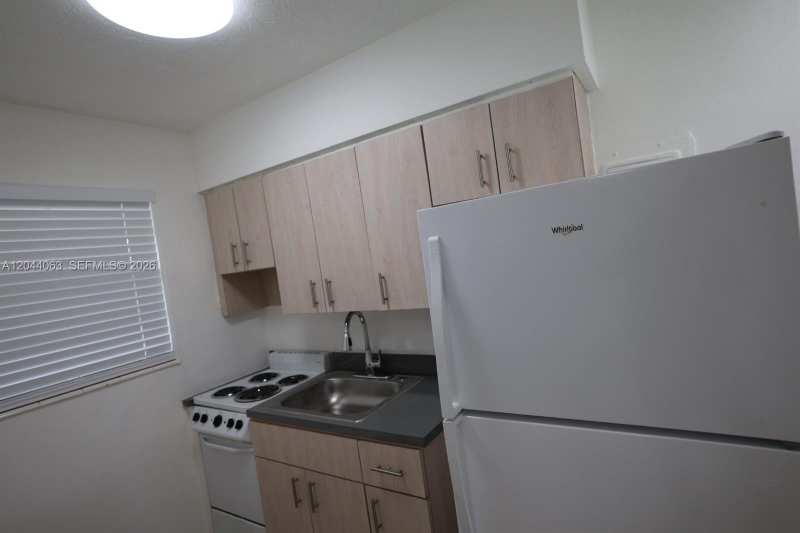 1235 W 66th St # 13, Hialeah FL 33012