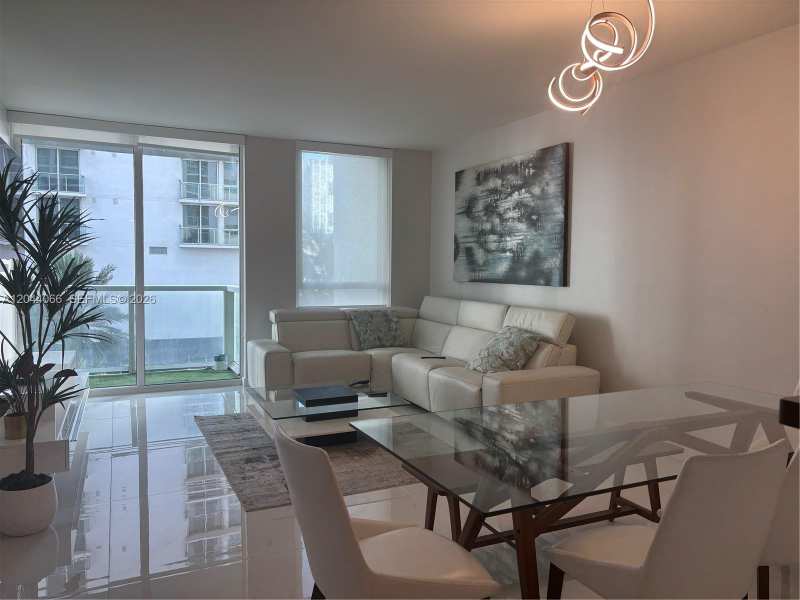 253 NE 2nd St # 1204, Miami FL 33132