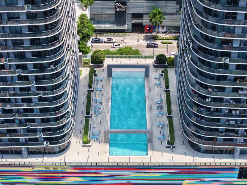 55 SW 9th St # 2208, Miami FL 33130