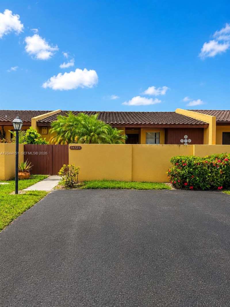 14725 SW 86th Ln, Miami FL 33193