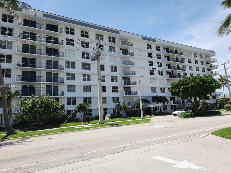 1009 N Ocean Blvd # 411, Pompano Beach FL 33062