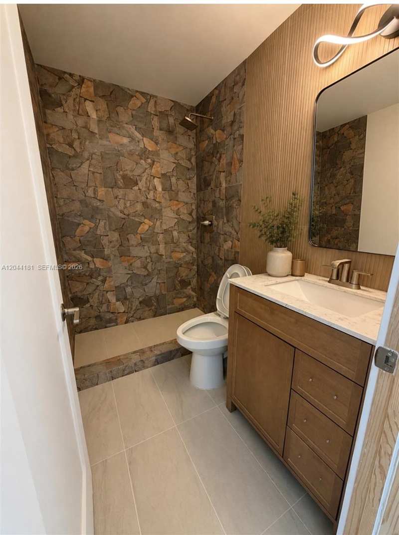 5250 NW 109th Ave # 5, Doral FL 33178