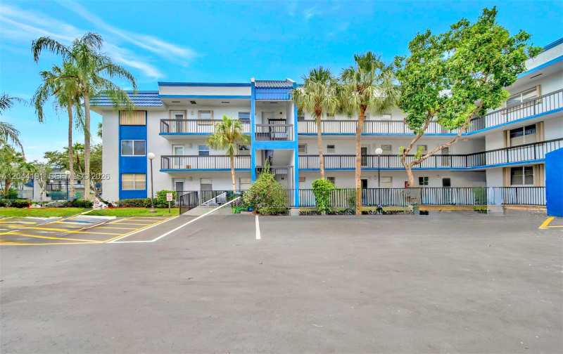 3100 Holiday Springs Blvd # 111, Margate FL 33063