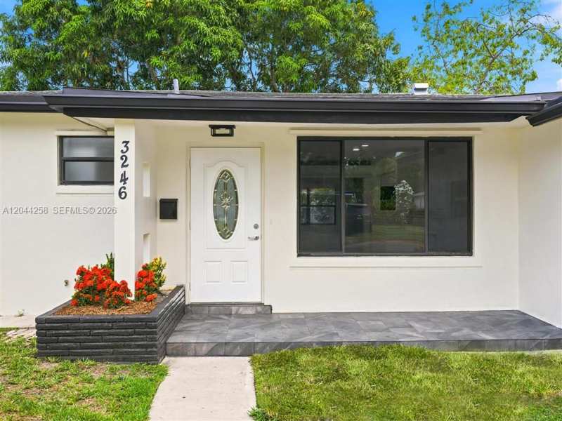 3246 Buchanan St, Hollywood FL 33021