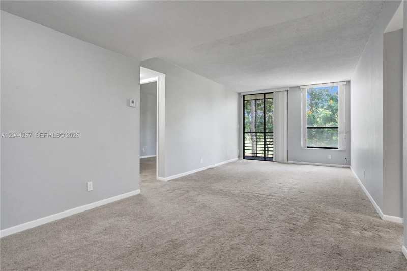 7850 W Mcnab Rd # 210, Tamarac FL 33321