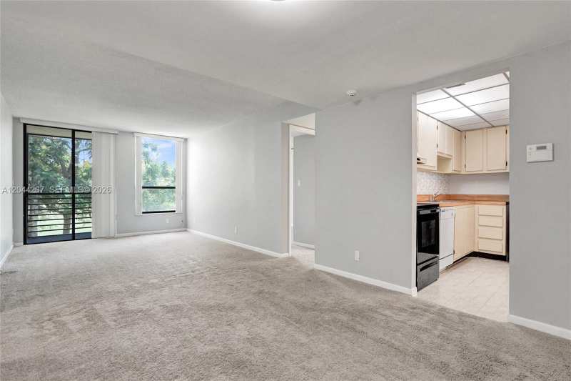 7850 W Mcnab Rd # 210, Tamarac FL 33321