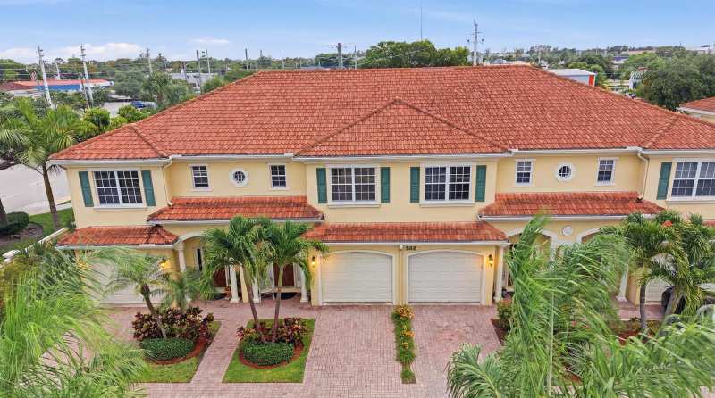 556 Marbella Circle, North Palm Beach FL 33403