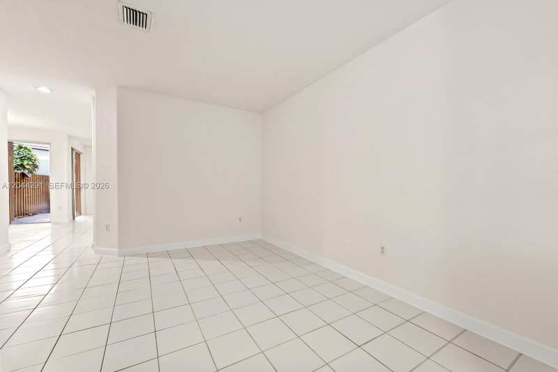 1466 SE 26th Ave, Homestead FL 33035