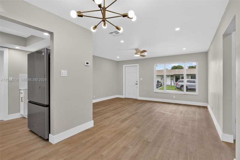 5711 NW 48th Ter, Tamarac FL 33319