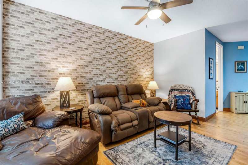 126 Spruce St, Boynton Beach FL 33426