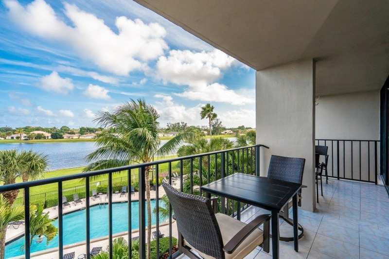 1830 Embassy Drive # 411, West Palm Beach FL 33401