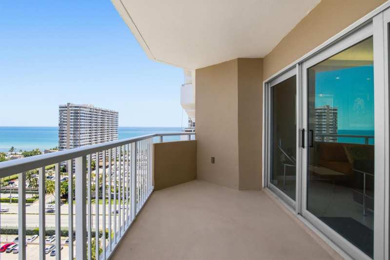 1985 S Ocean Drive # 17d, Hallandale Beach FL 33009