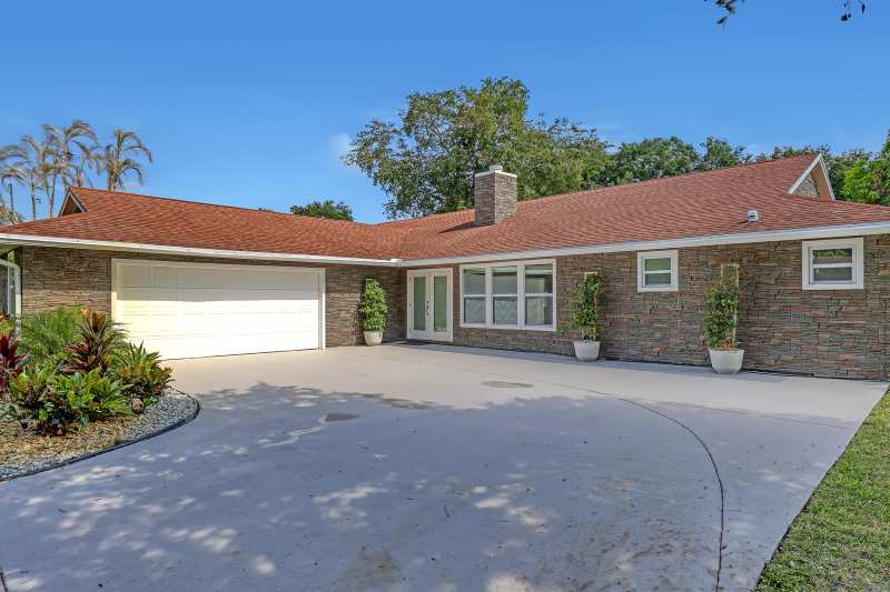 6185 White Oak Court, Jupiter FL 33458