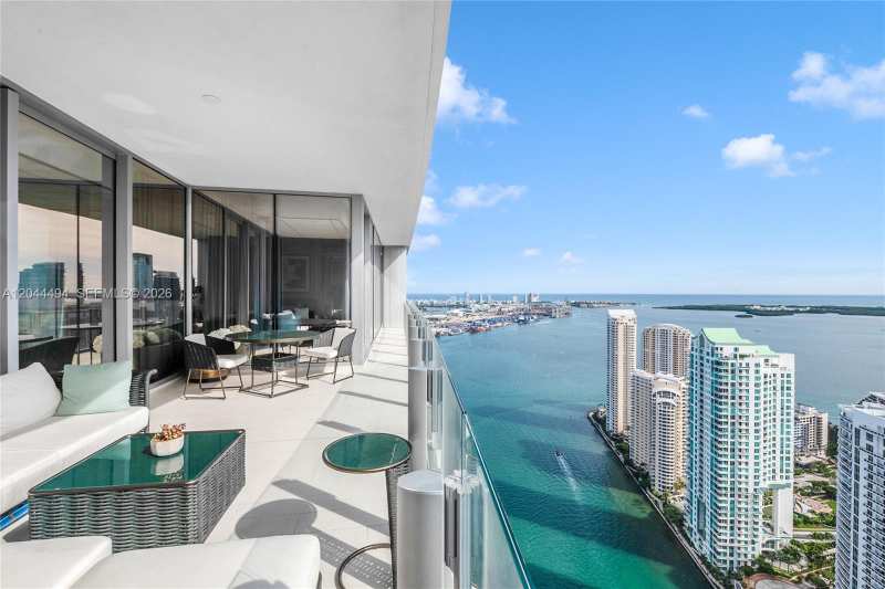 300 Biscayne Blvd Way # 5104, Miami FL 33131
