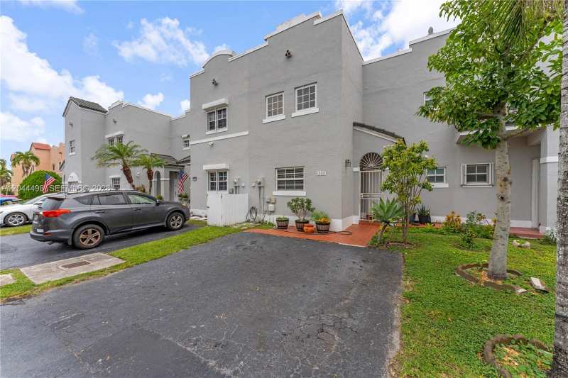 12427 NW 7th Ln, Miami FL 33182