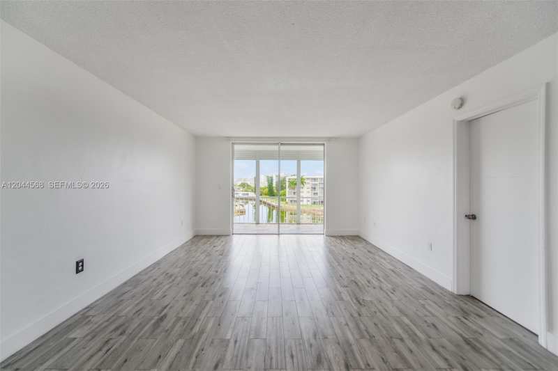 2851 Leonard Dr # J505, Aventura FL 33160