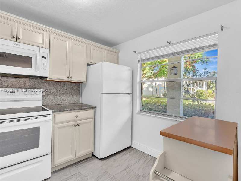 1212 SE Bahama Bnd # G1, Coconut Creek FL 33066